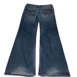 Silver Jeans Tia 32x33 Flare Blue Denim Women’s Jeans Distressed Hem
